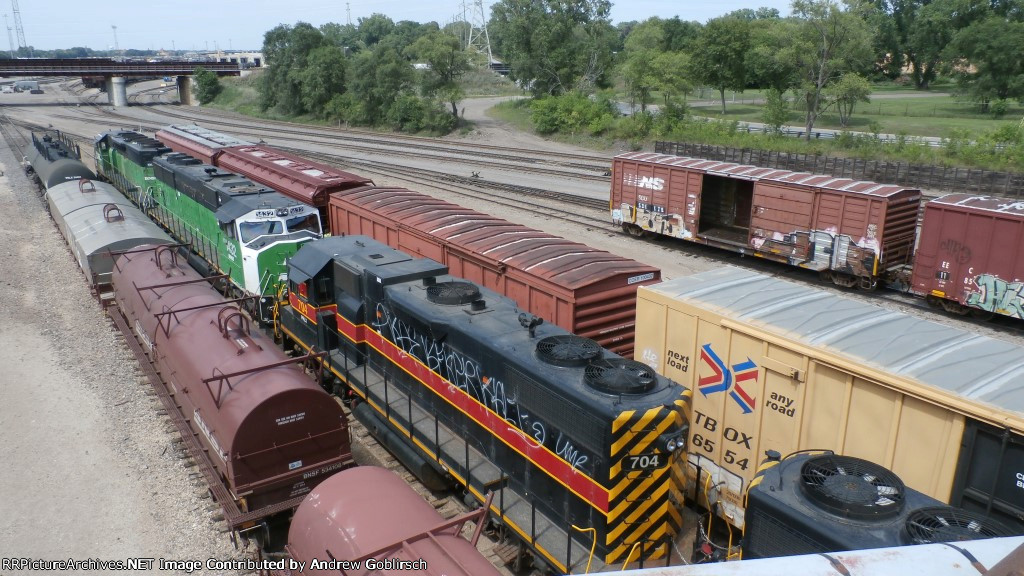 IAIS 704, BNSF 1432 & More